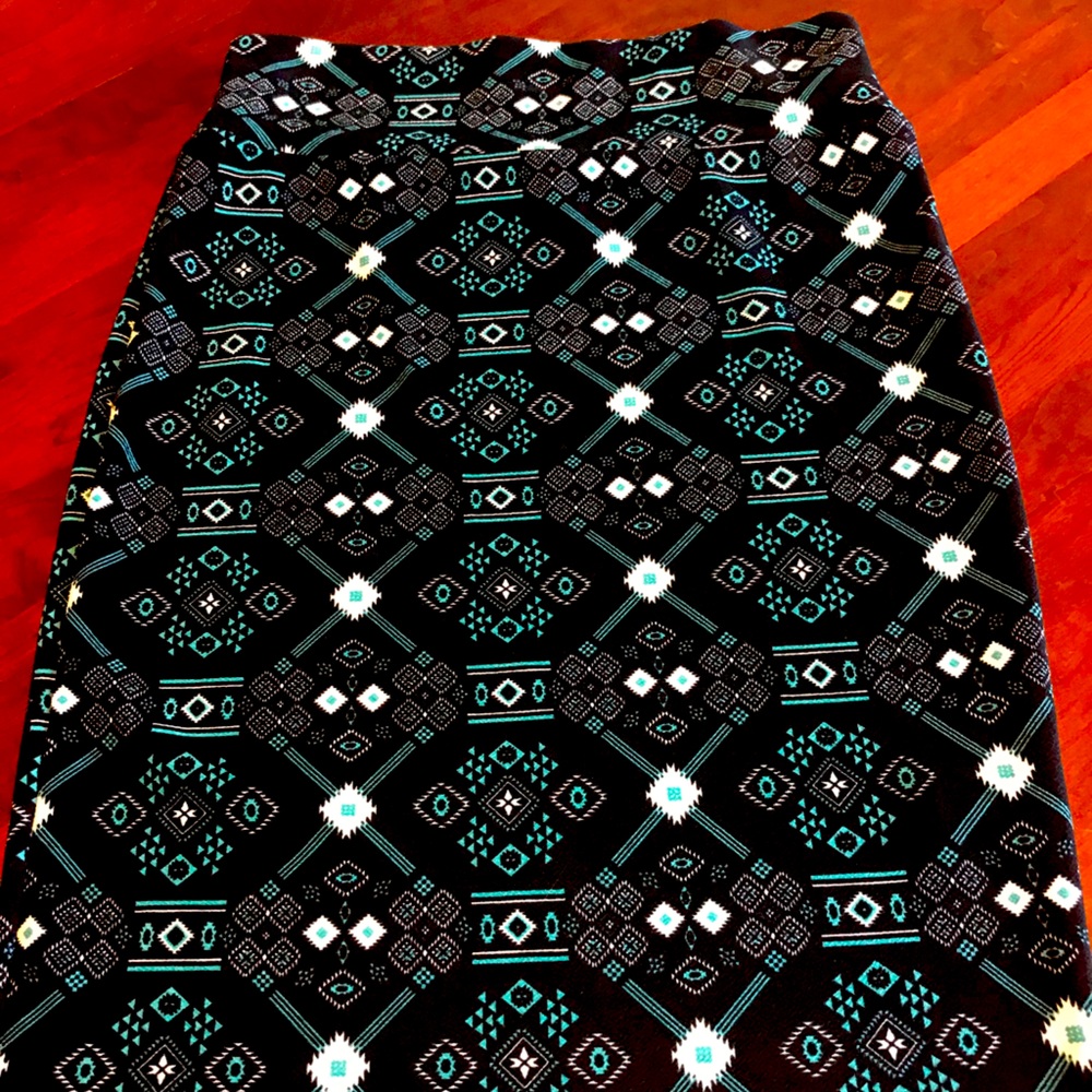 Lularoe Cassie skirt (medium) NWOT